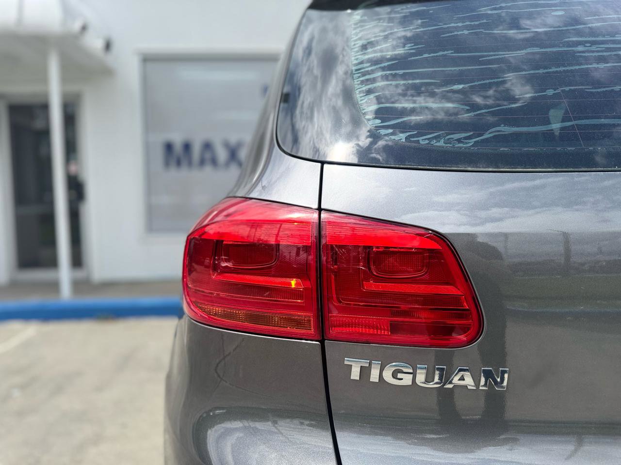 Used 2016 Volkswagen Tiguan S image 27