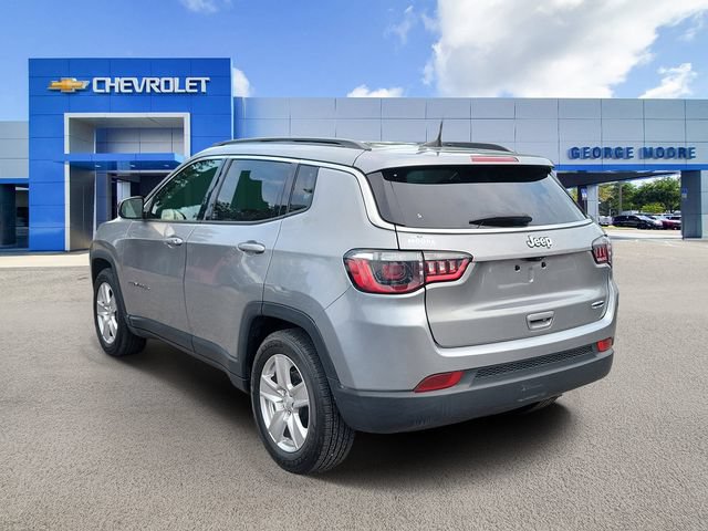 Used 2022 Jeep Compass Latitude FWD image 3