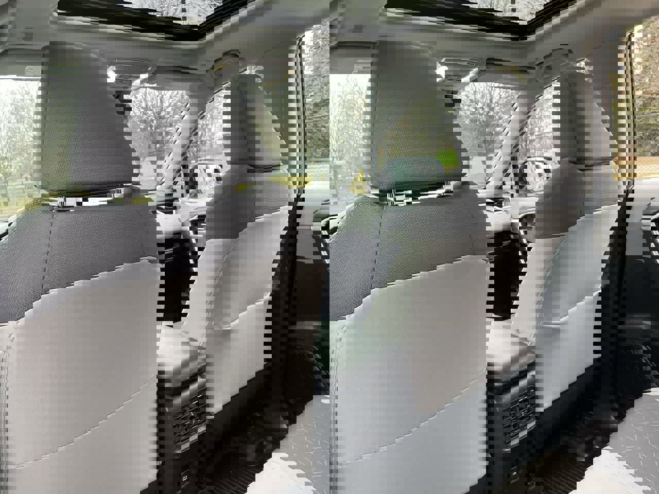 Used 2023 Toyota RAV4 XLE image 20