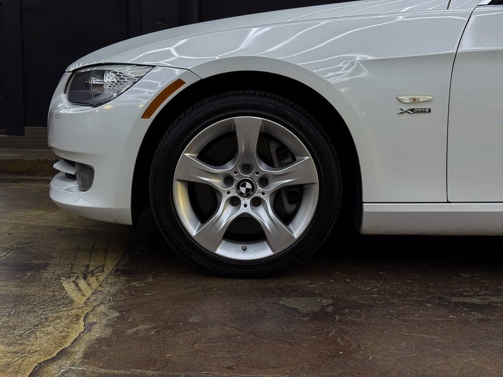 Used 2011 BMW 335i xDrive Coupe AWD/4WD image 4