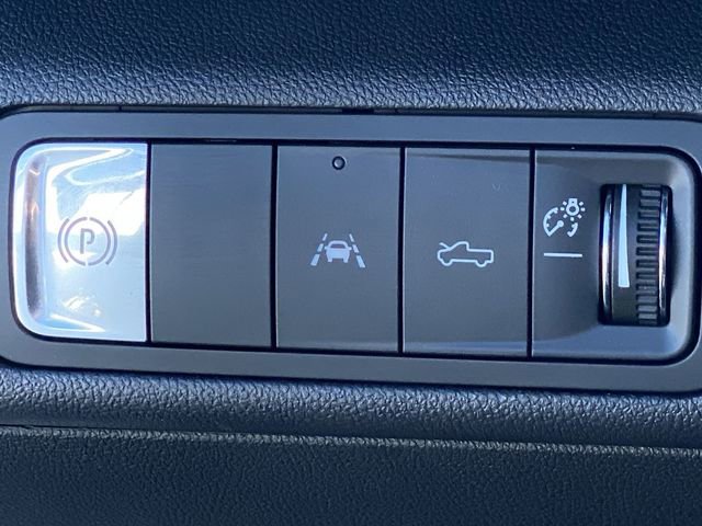 Certified 2026 Chevrolet Silverado EV LT image 28