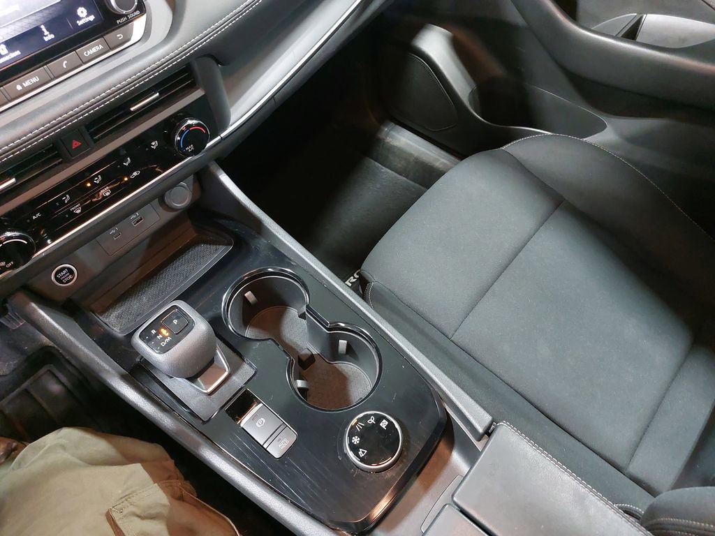 Used 2023 Nissan Rogue S image 24