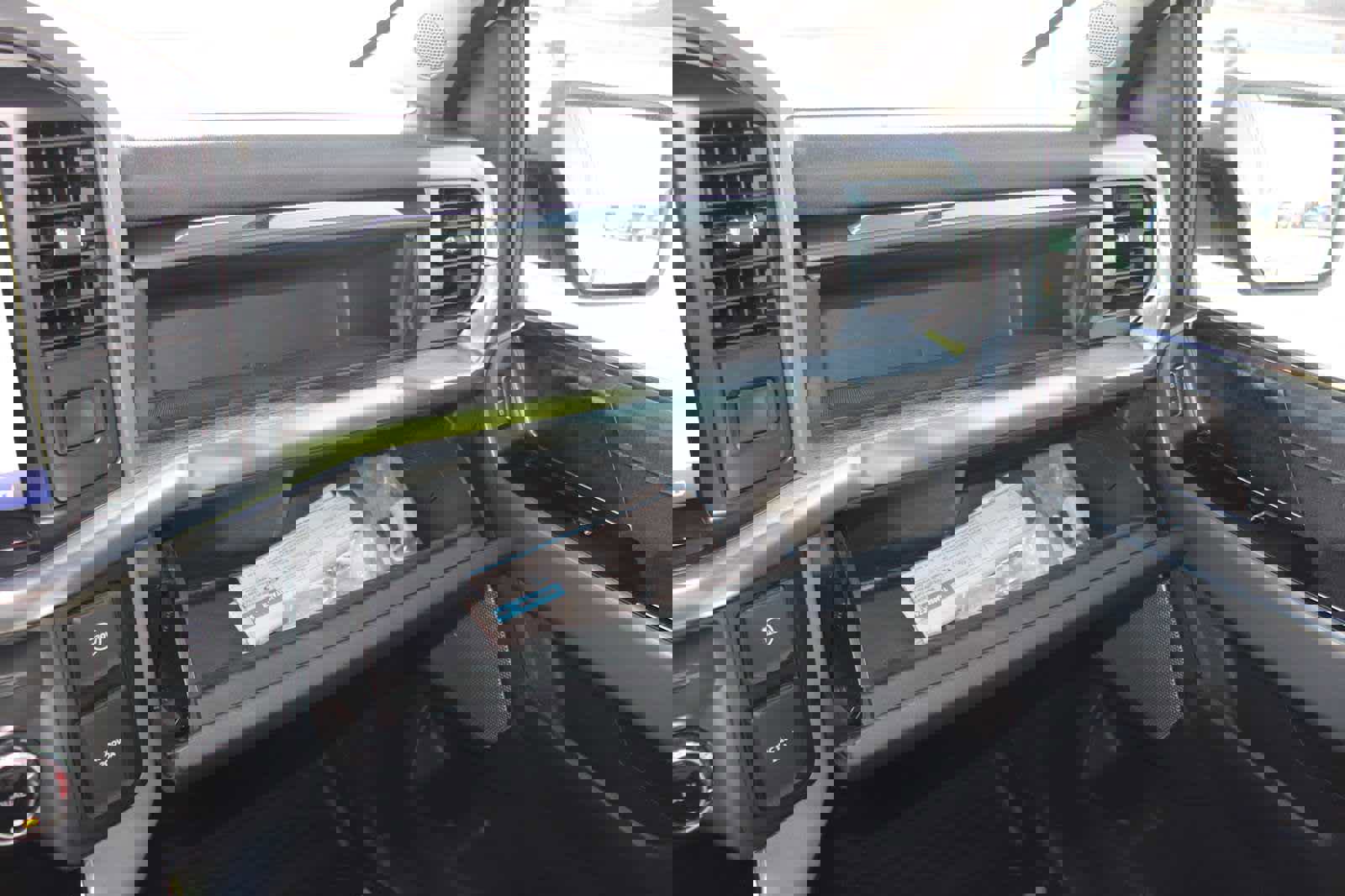 Used 2023 Ford F150 Lariat w/ Equipment Group 502A High image 40