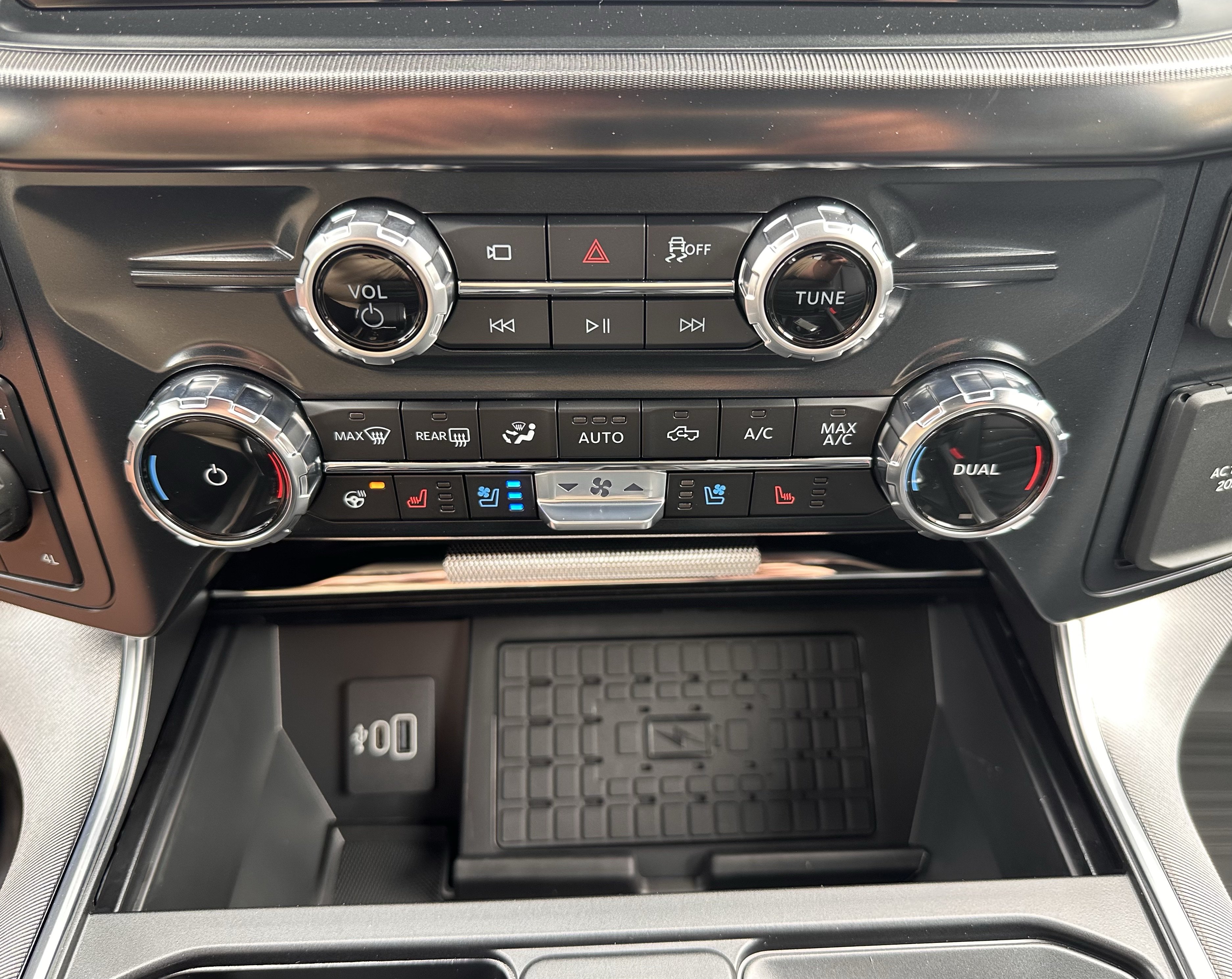 Used 2025 Ford F150 Platinum w/ Equipment Group 702A High AWD/4WD image 30