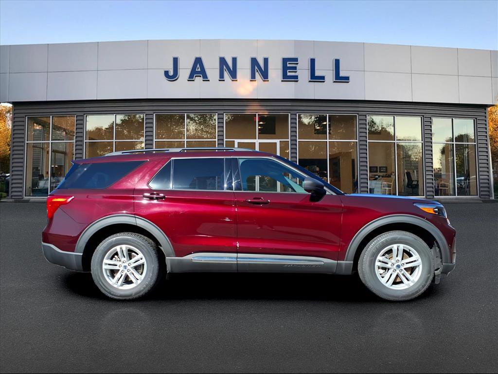 Used 2022 Ford Explorer XLT image 4