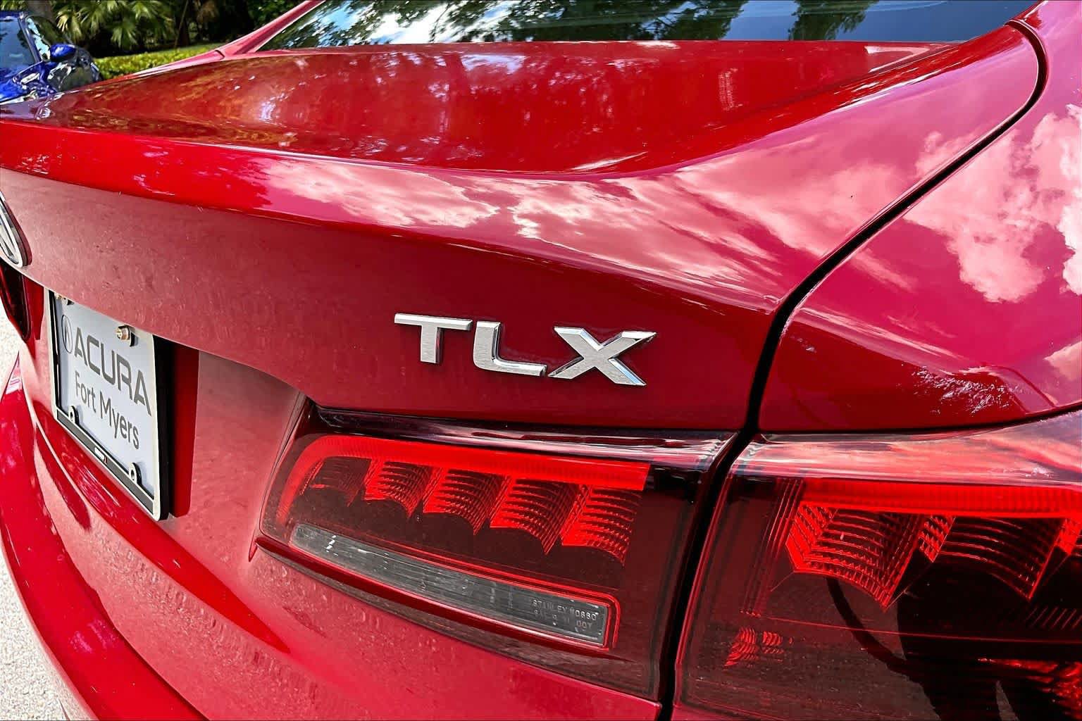 Used 2017 Acura TLX FWD image 10
