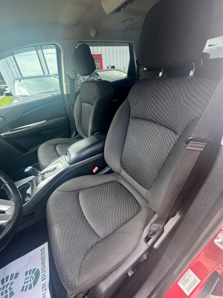 Used 2016 Dodge Journey SXT w/ Blacktop Package FWD image 16