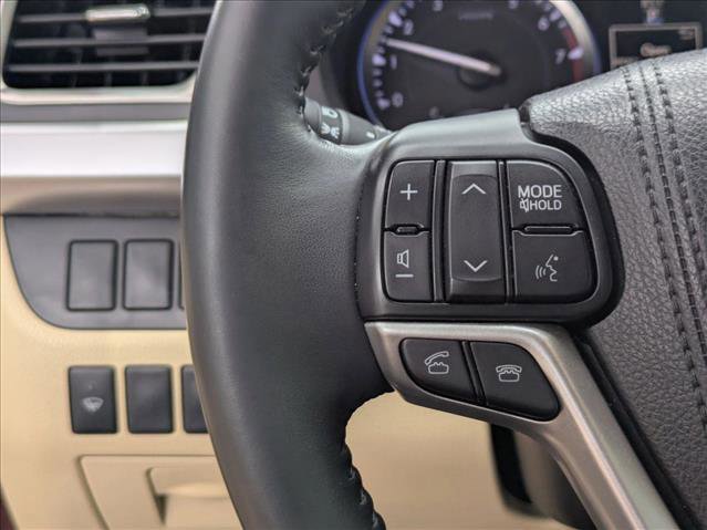 Used 2016 Toyota Highlander XLE FWD image 9