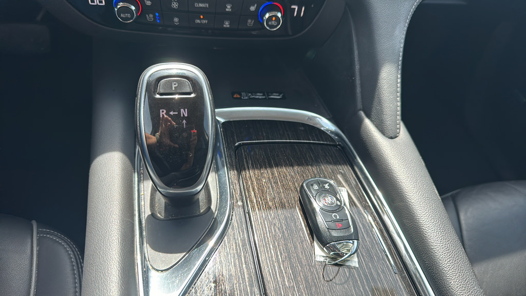 Used 2020 Buick Enclave Avenir w/ Avenir Technology Package AWD/4WD image 15