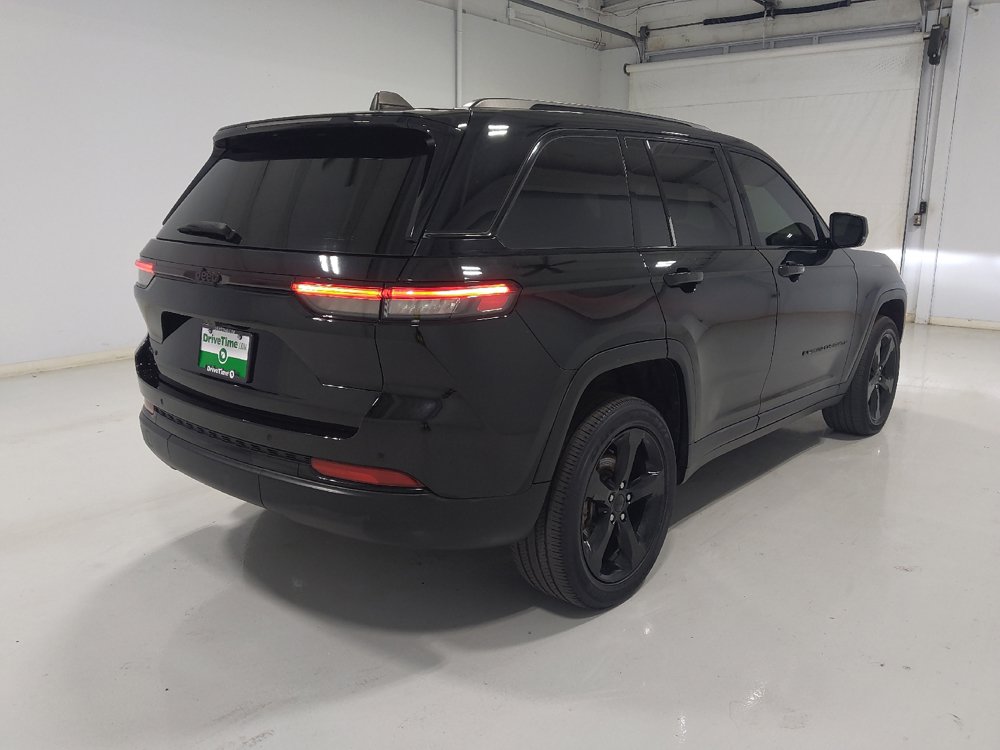 Used 2023 Jeep Grand Cherokee Altitude AWD/4WD image 9