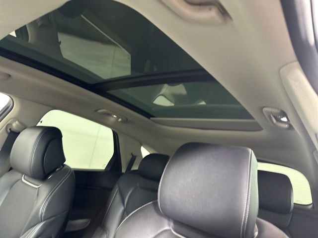 Used 2022 Genesis GV70 2.5T w/ Select Package image 12