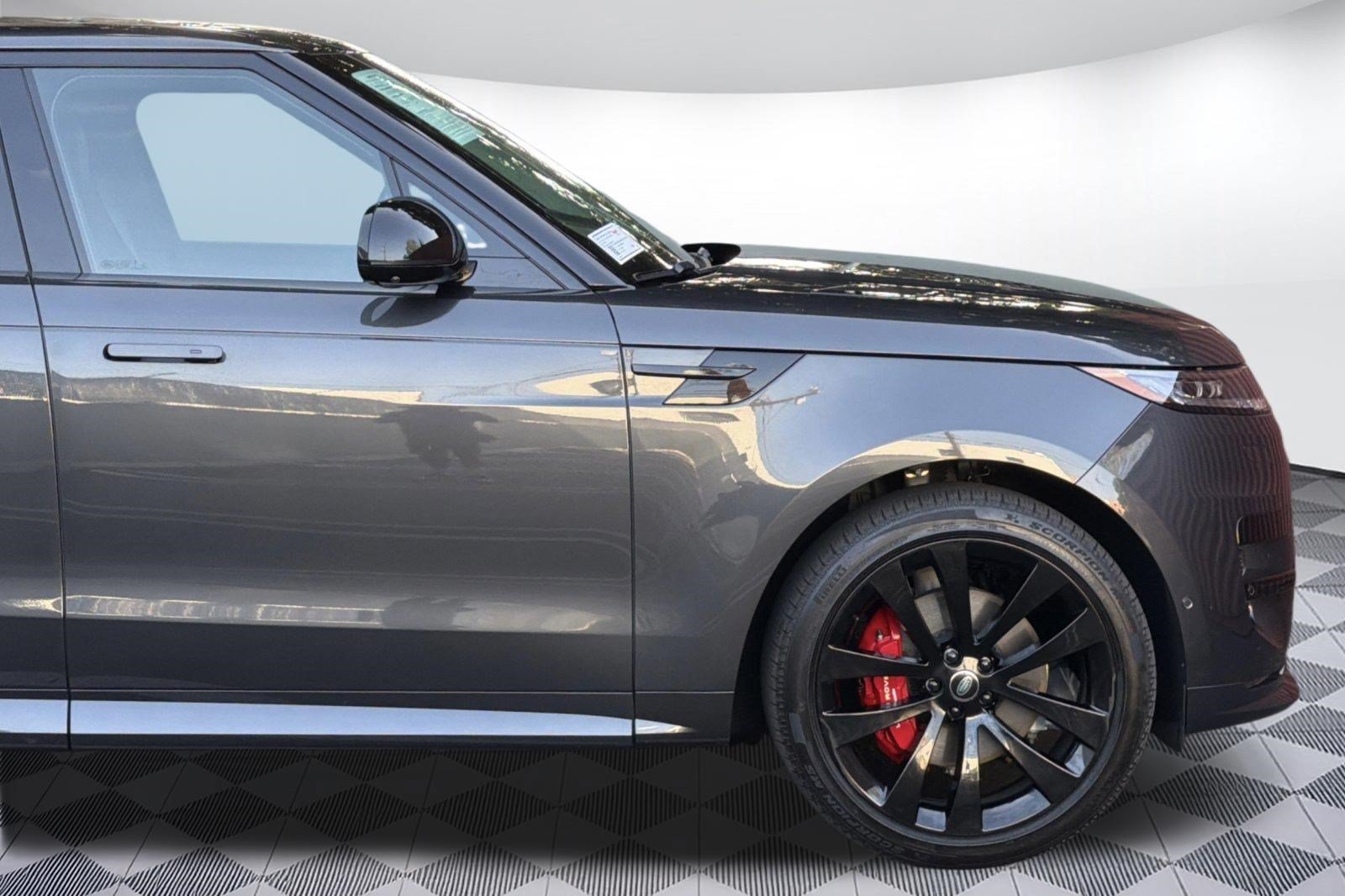 Used 2025 Land Rover Range Rover Sport Dynamic SE AWD/4WD image 35