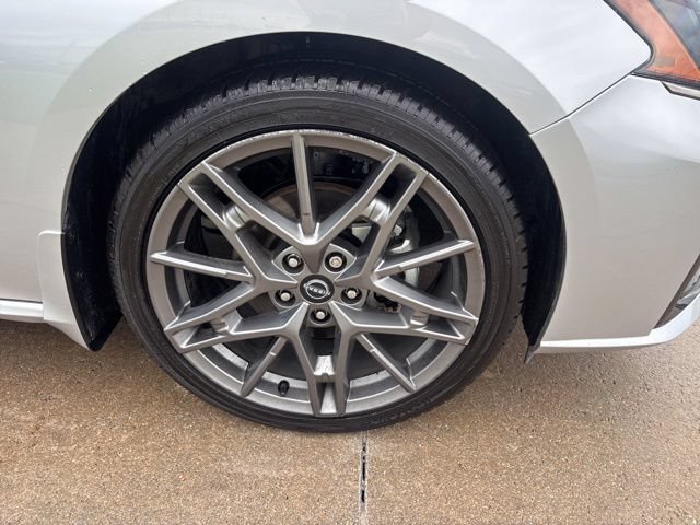 Used 2023 Nissan Altima 2.0 SR FWD image 16