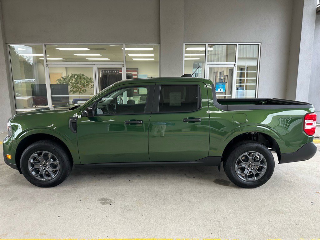 New 2025 Ford Maverick XLT w/ XLT Luxury Package image 4