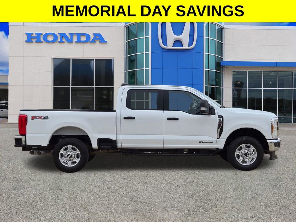 Used 2025 Ford F250 XLT w/ FX4 Off-Road Package AWD/4WD image 2