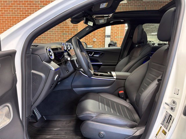 Used 2025 Mercedes-Benz GLC 300 4MATIC image 12