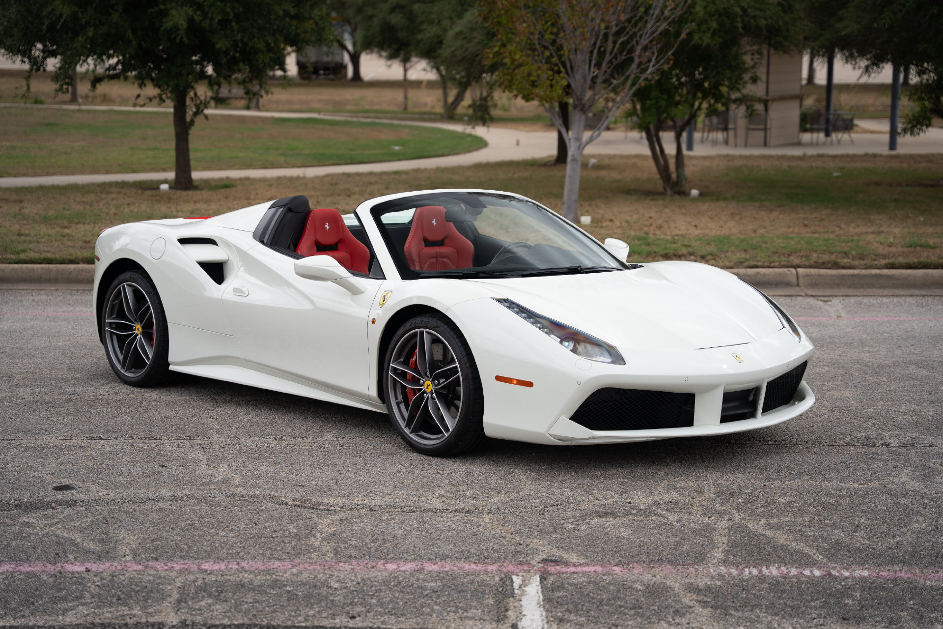 Used 2018 Ferrari 488 Spider RWD image 15