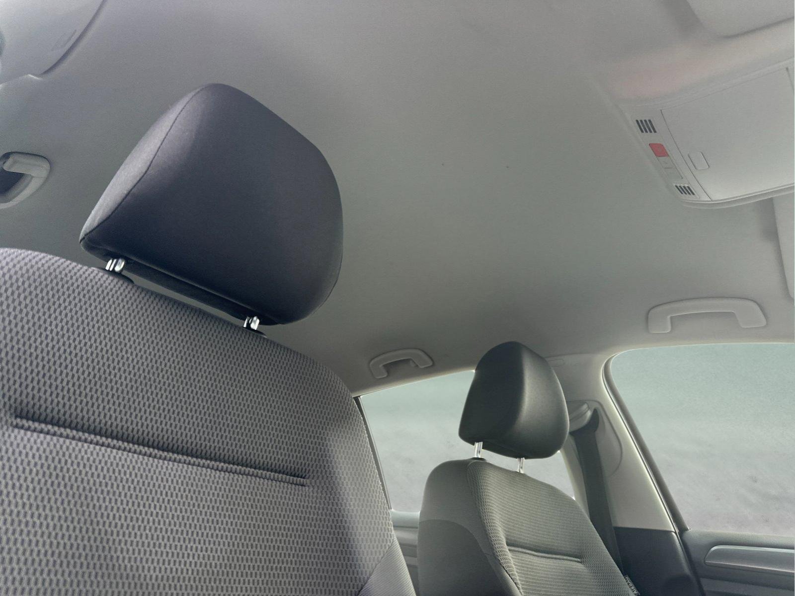 Used 2019 Volkswagen e-Golf SE w/ Driver Assistance Package image 17