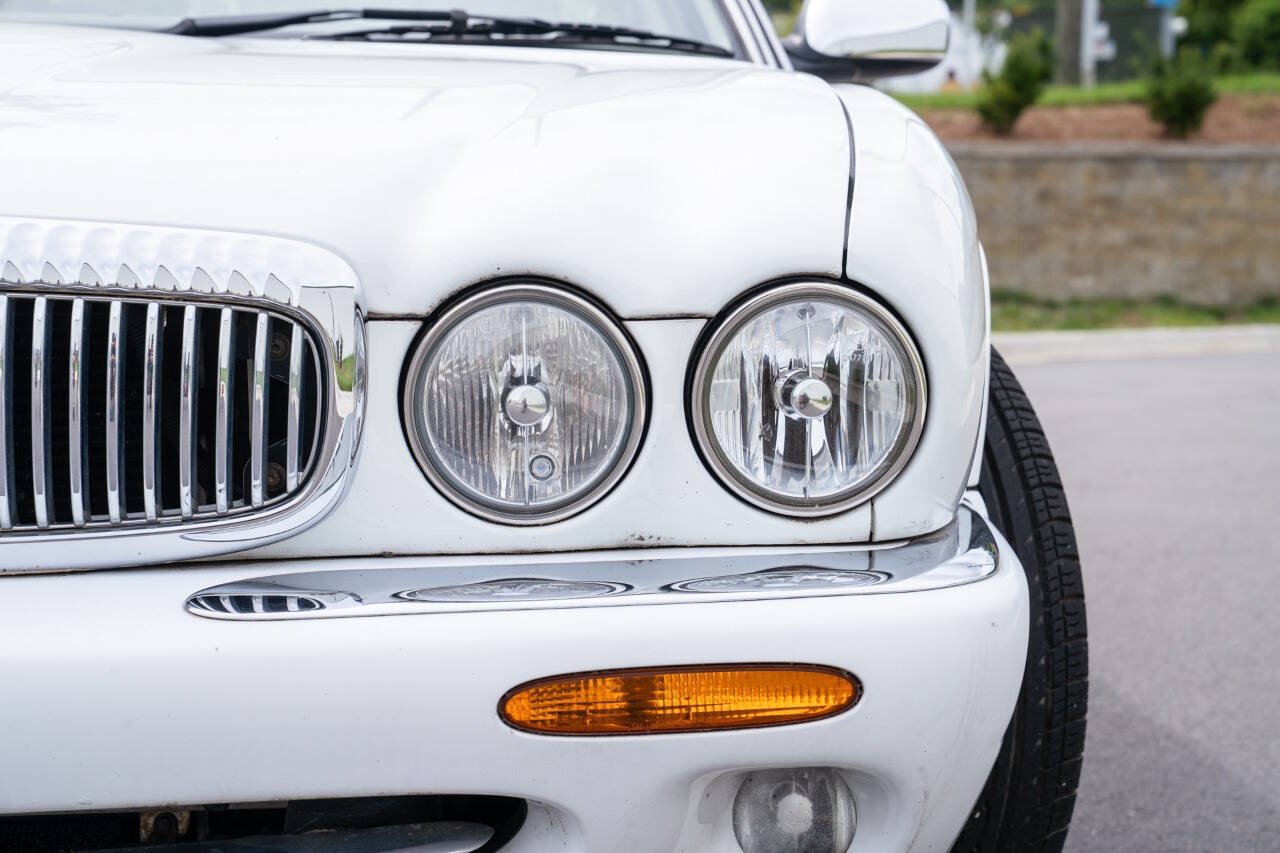 Used 1998 Jaguar XJ8 L RWD image 3