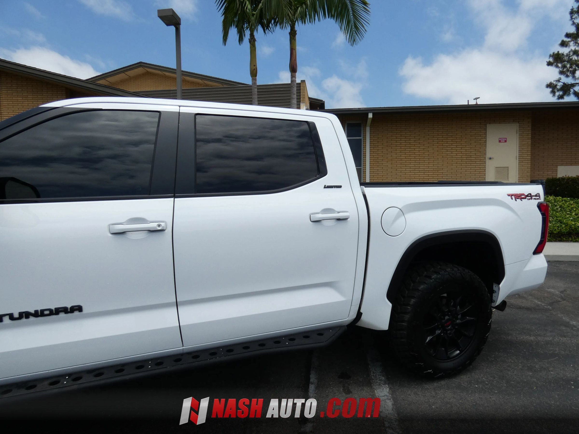 Used 2024 Toyota Tundra Limited w/ TRD Off-Road Package AWD/4WD image 17