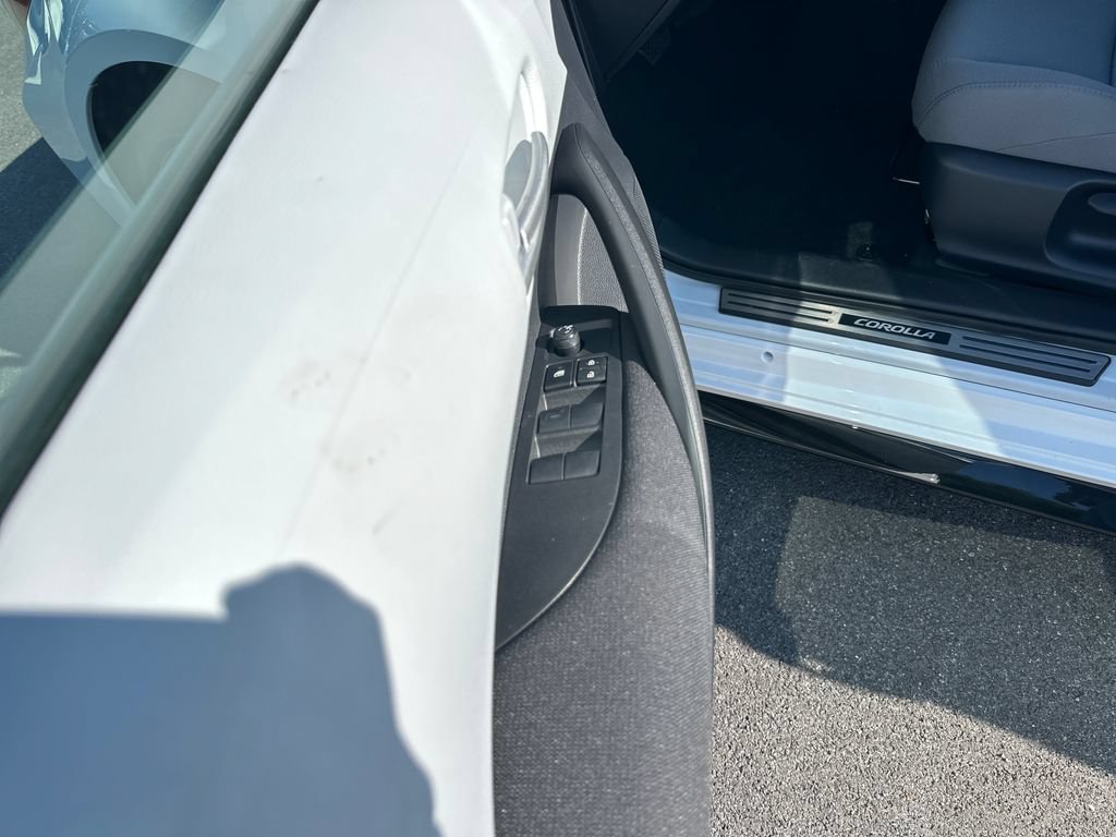 Used 2026 Toyota Corolla SE FWD image 16