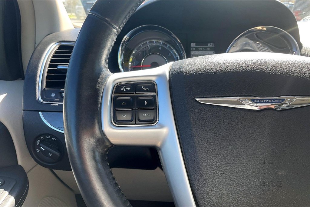 Used 2011 Chrysler Town & Country Limited FWD image 22