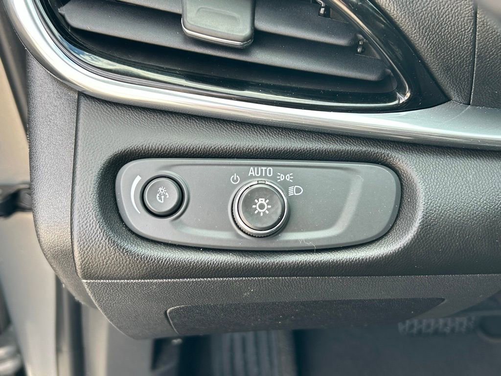 Used 2017 Chevrolet Volt Premier w/ Driver Confidence II Package image 15