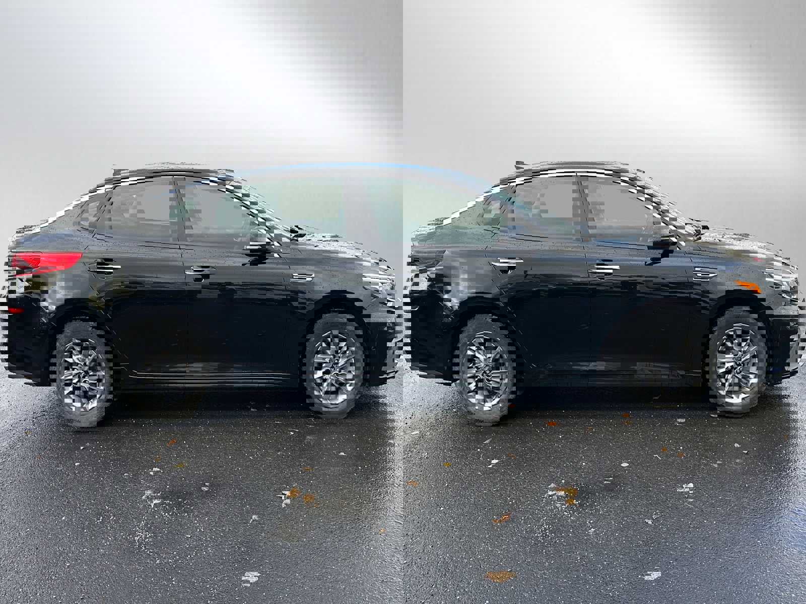 Used 2020 Kia Optima LX image 2