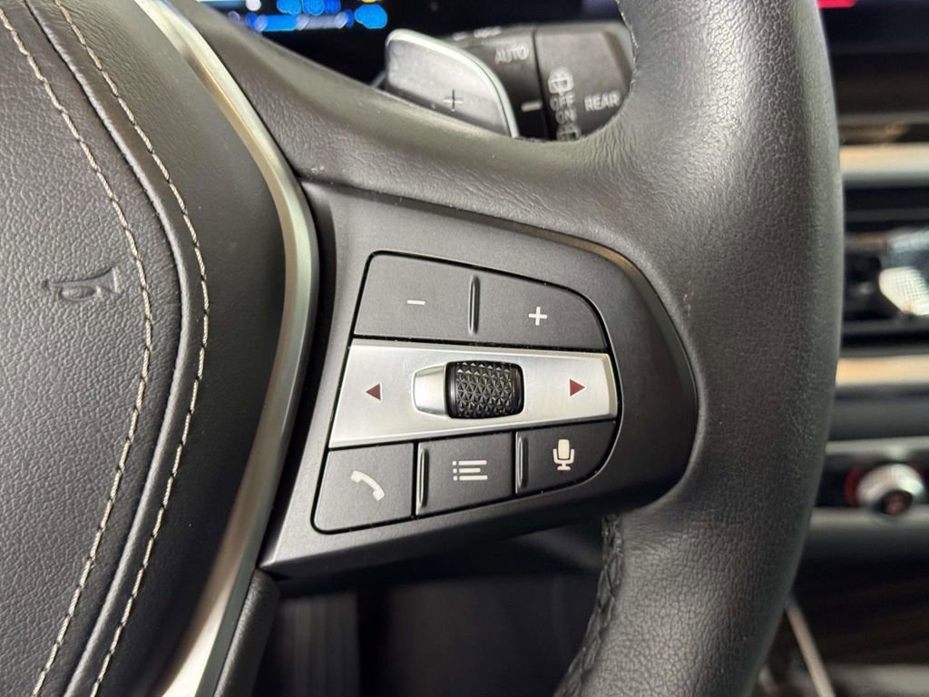 Used 2025 BMW X5 xDrive50e w/ Premium Package image 23