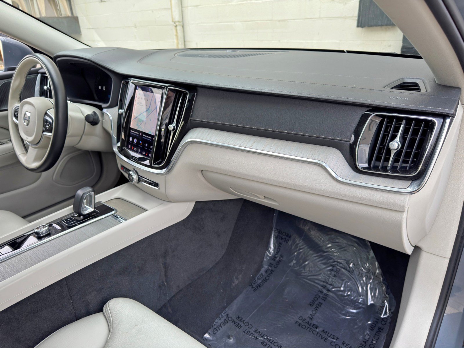 Used 2023 Volvo S60 B5 Ultimate w/ Climate Package FWD image 15