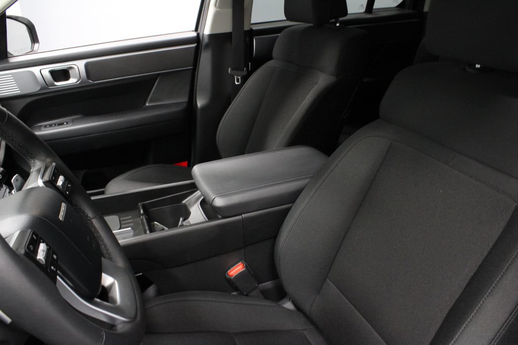 Used 2025 Hyundai Santa Fe SE AWD/4WD image 23