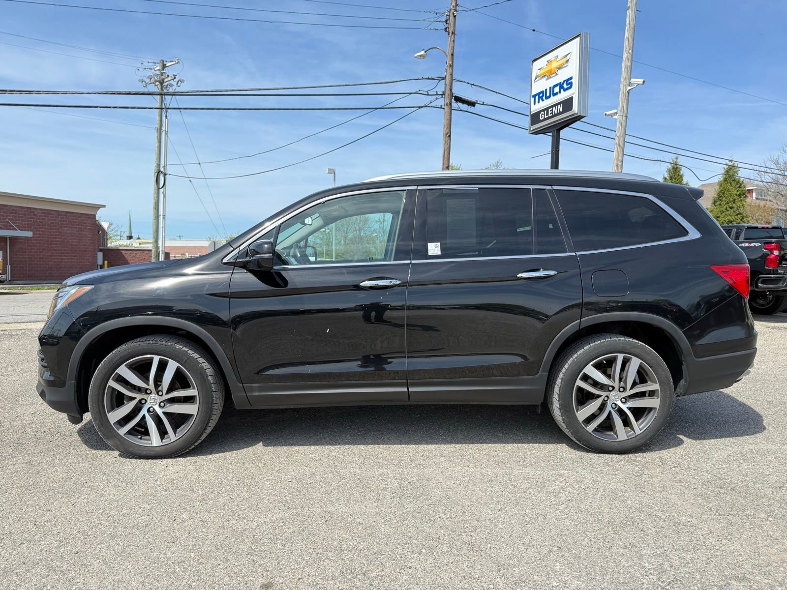 Used 2017 Honda Pilot Touring image 5