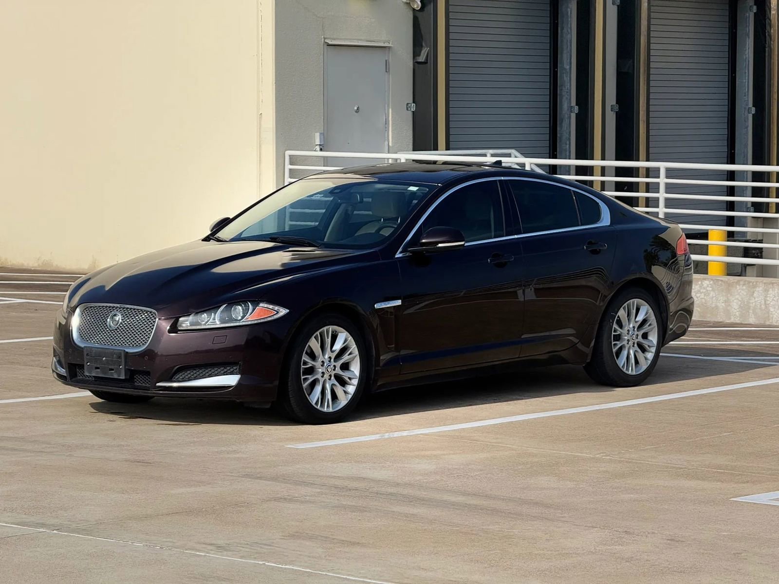 Used 2013 Jaguar XF 3.0 RWD image 3