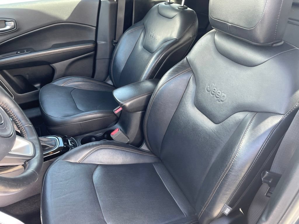 Used 2018 Jeep Compass Limited AWD/4WD image 12