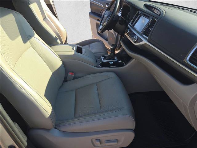 Used 2019 Toyota Highlander Limited FWD image 22