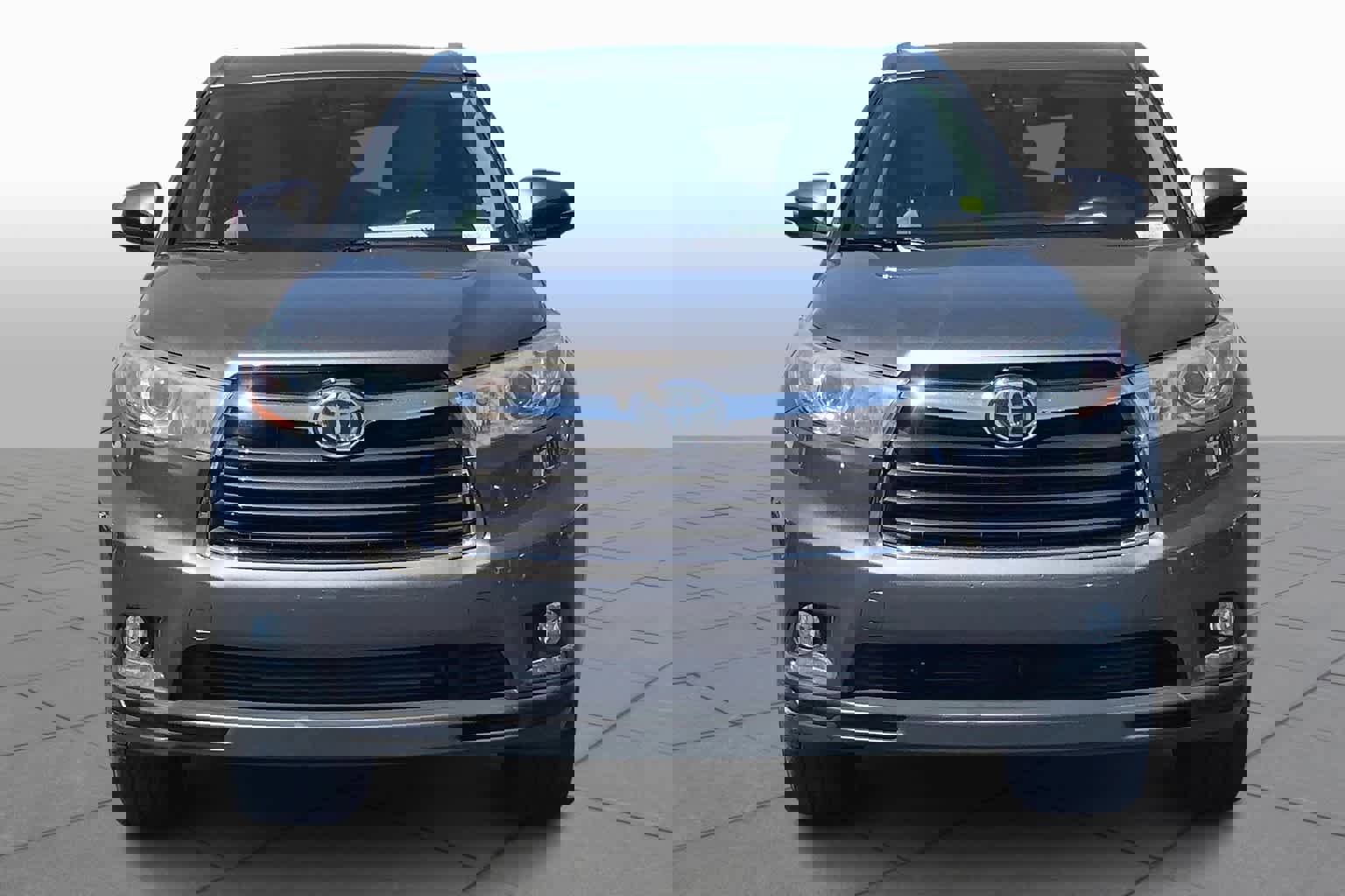 Used 2015 Toyota Highlander Limited w/ Driver Technology Package image 4