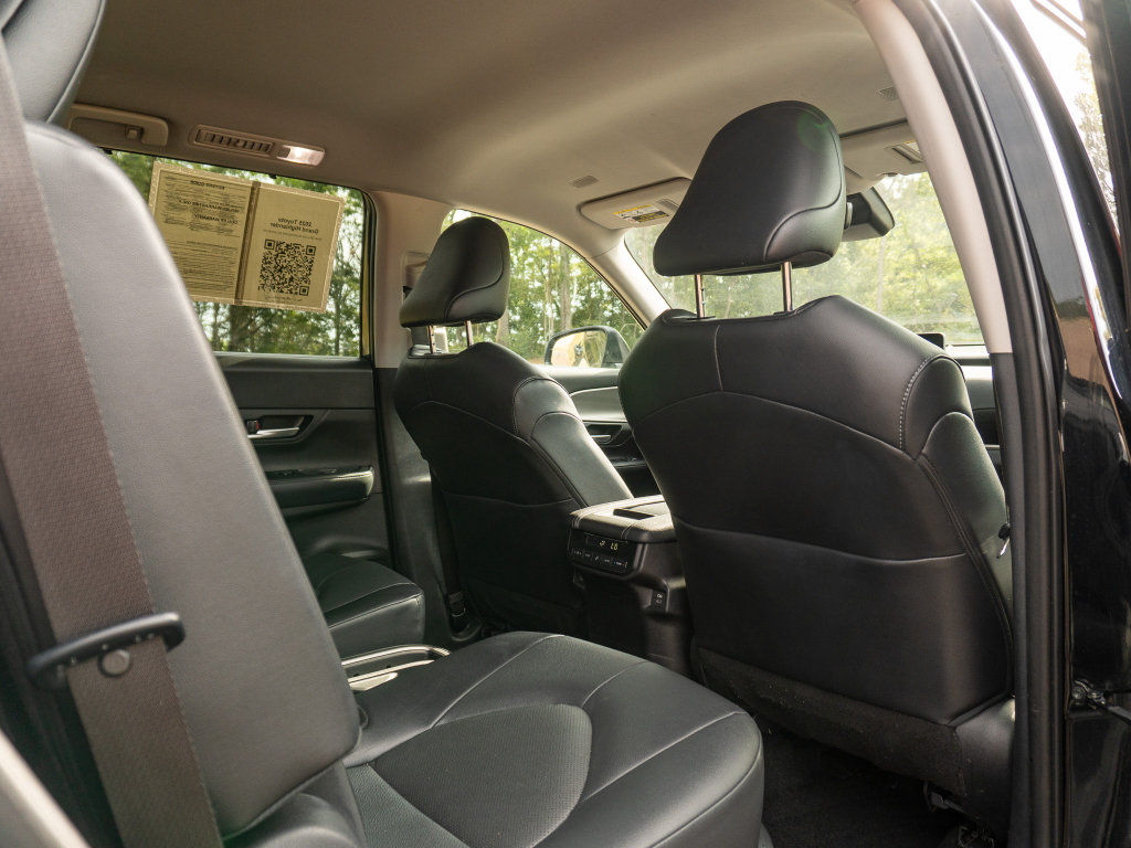 Used 2025 Toyota Grand Highlander AWD image 17