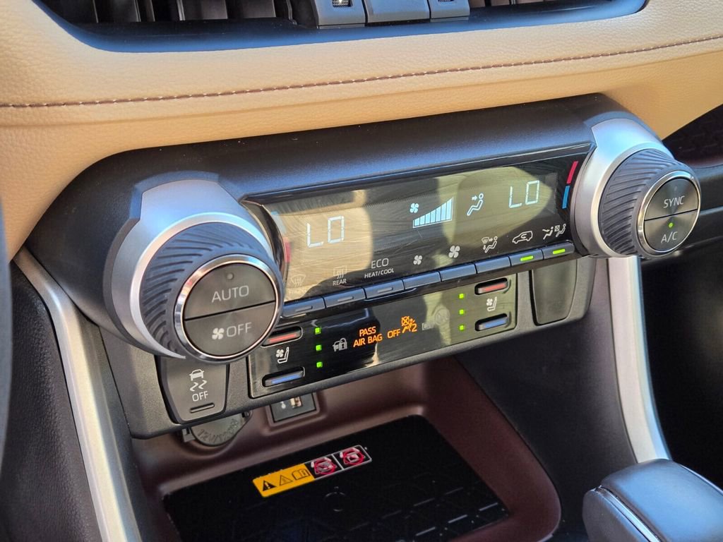 Used 2023 Toyota RAV4 Limited image 28