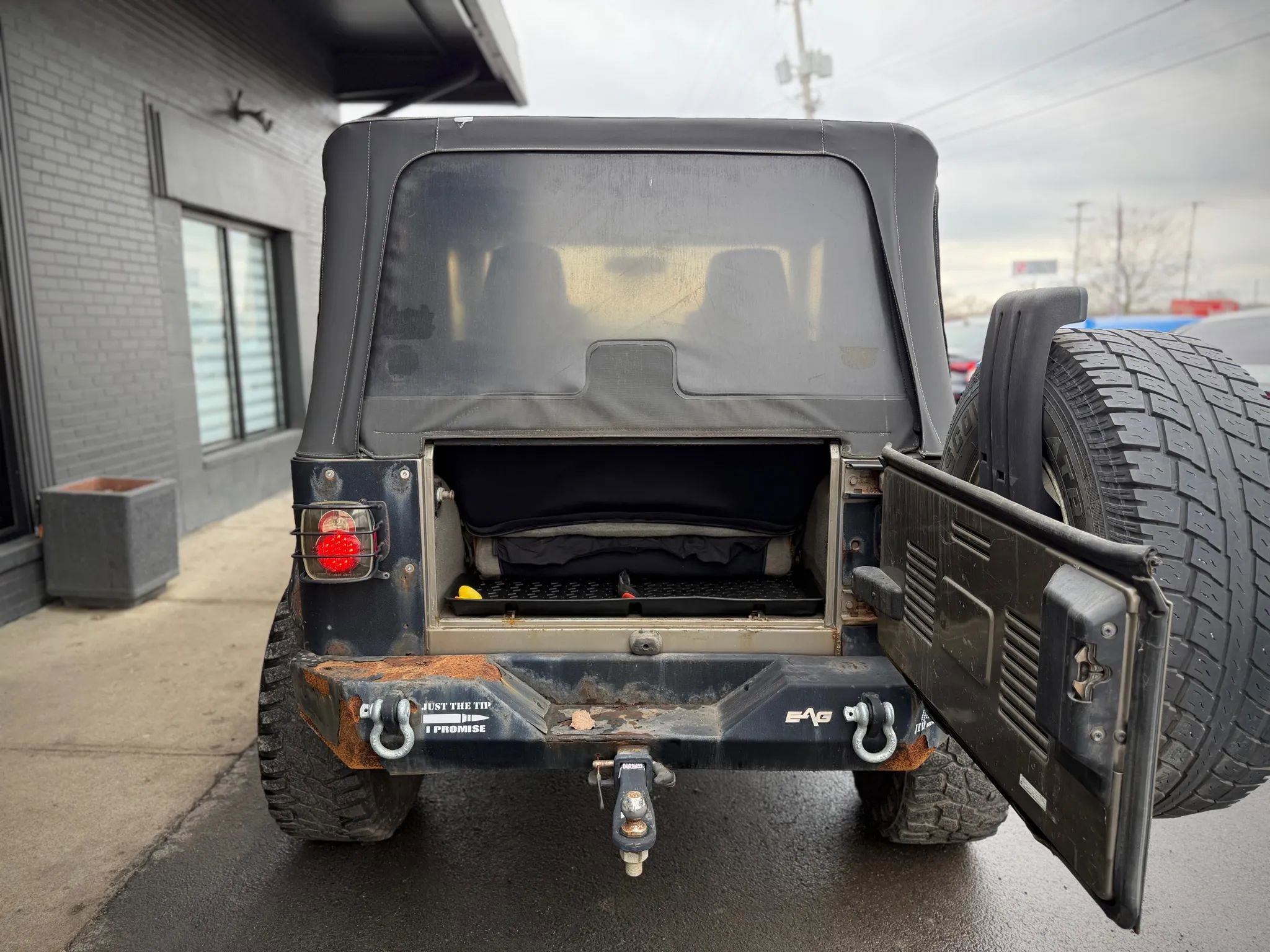 Used 2004 Jeep Wrangler Sahara w/ Dual Top Group image 5