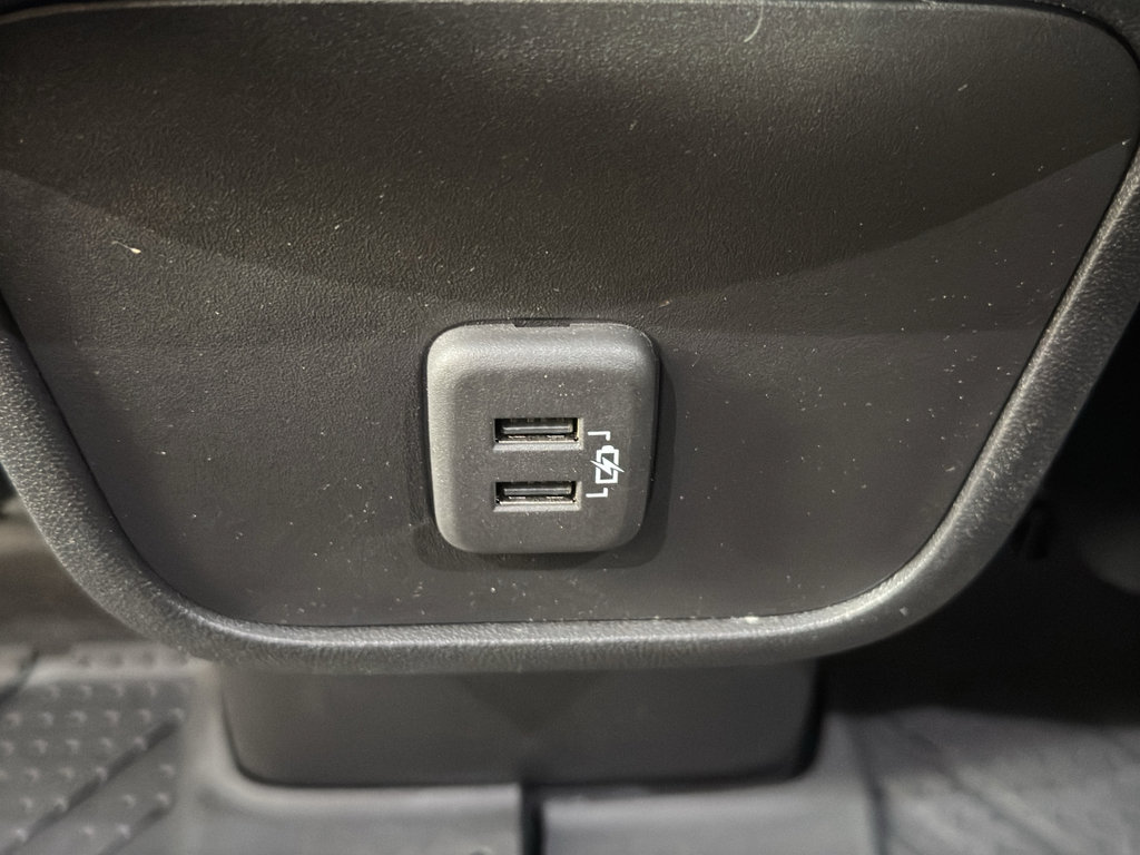 Used 2024 Chevrolet Equinox LT w/ LPO, Floor Liner Package FWD image 12