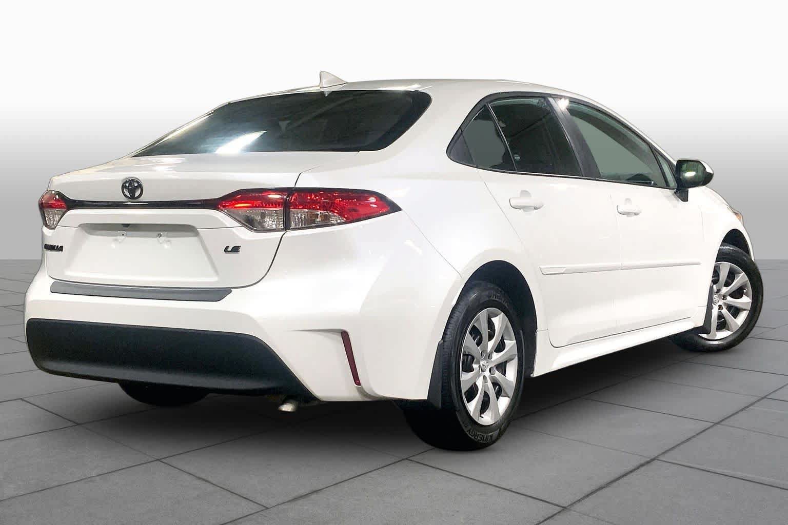 Used 2025 Toyota Corolla LE FWD image 13