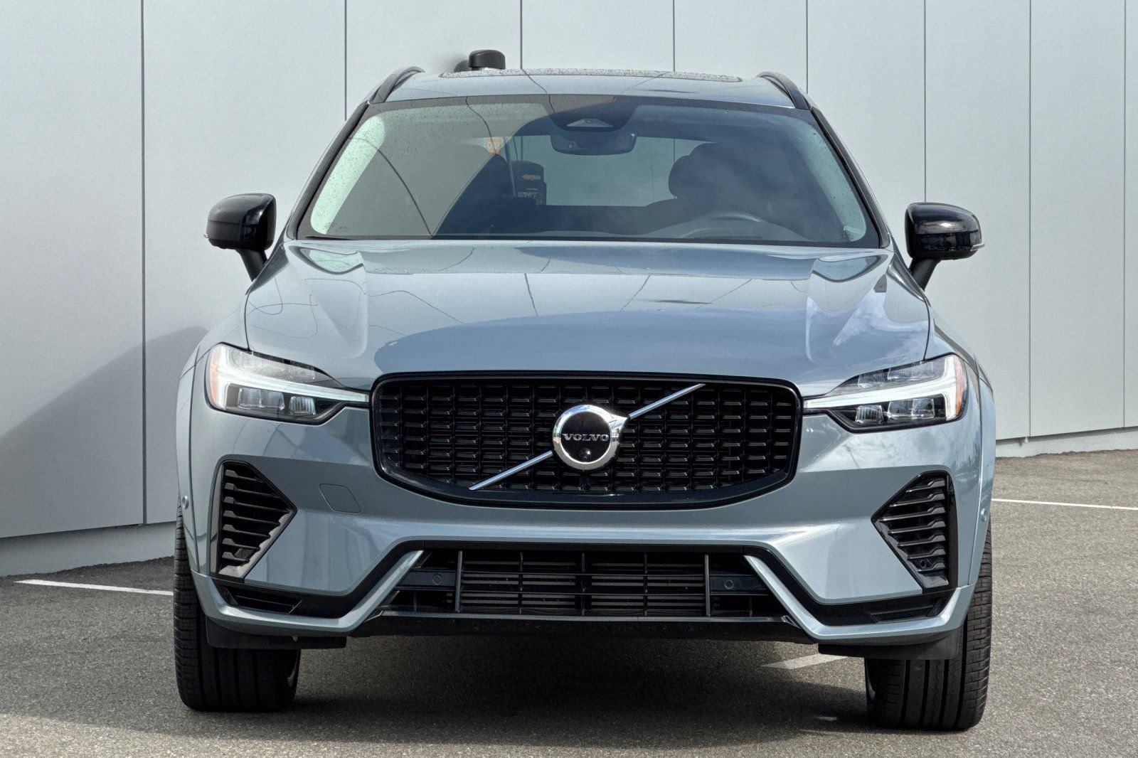 Used 2023 Volvo XC60 T8 Ultimate w/ Protection Package Premier image 8