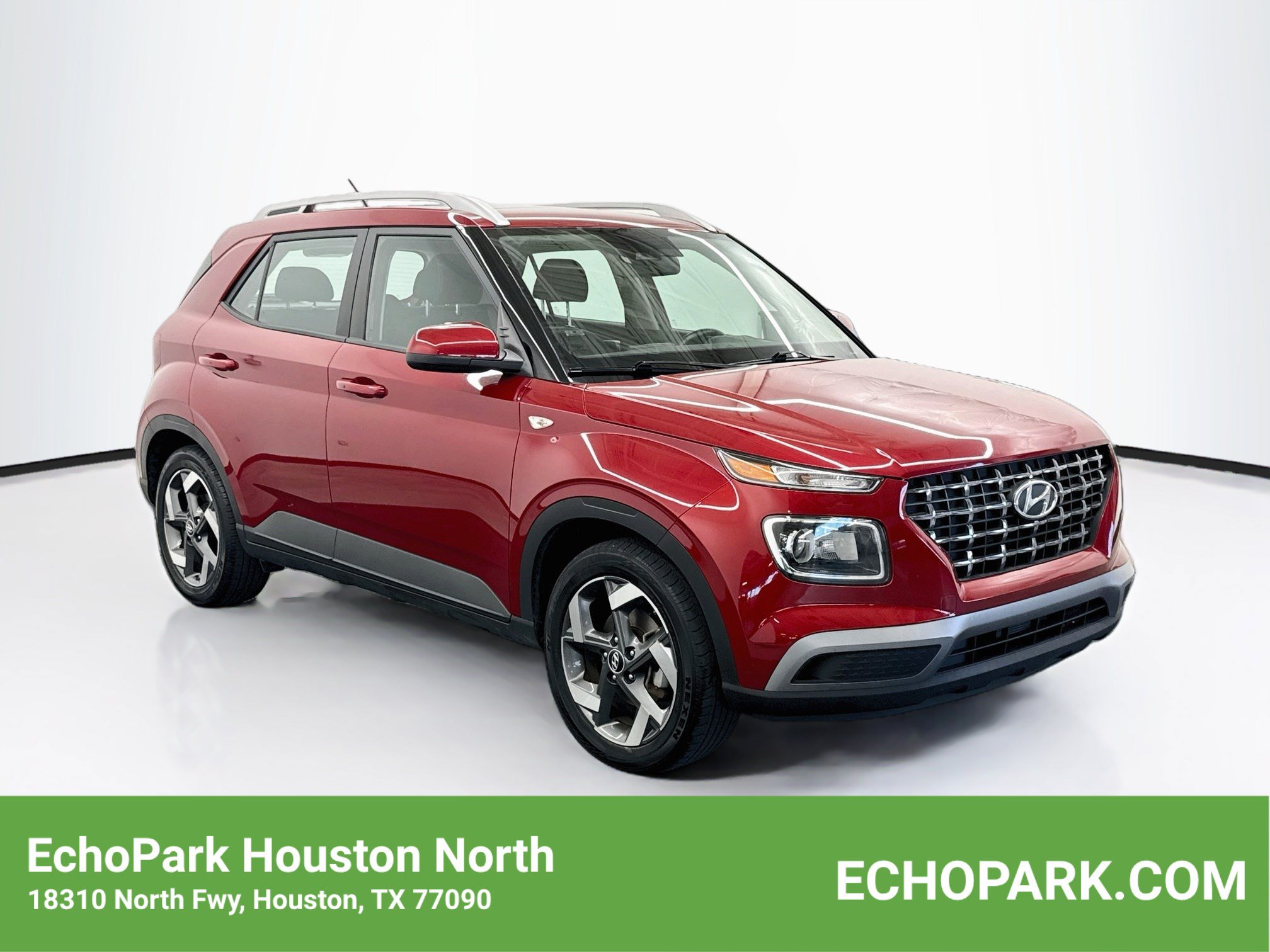 Used 2025 Hyundai Venue SEL FWD image 1