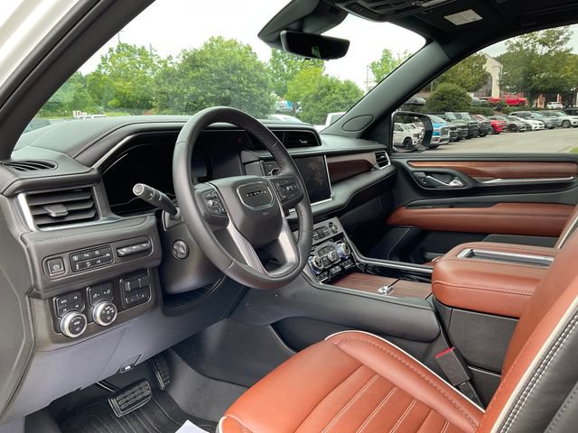 Used 2023 GMC Yukon Denali Ultimate AWD/4WD image 16
