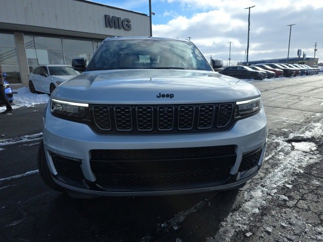 Used 2024 Jeep Grand Cherokee L Summit image 9