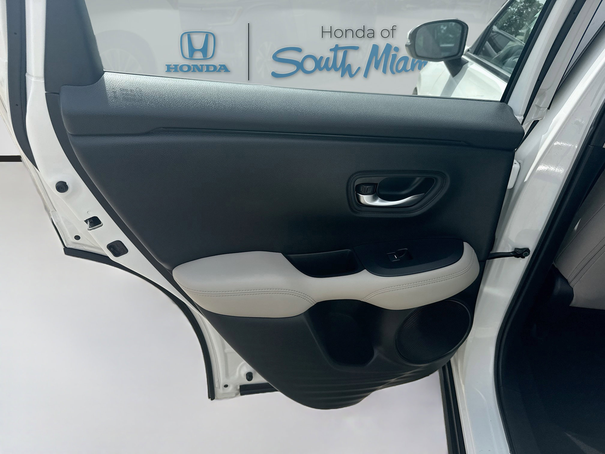 Certified 2025 Honda HR-V LX image 24