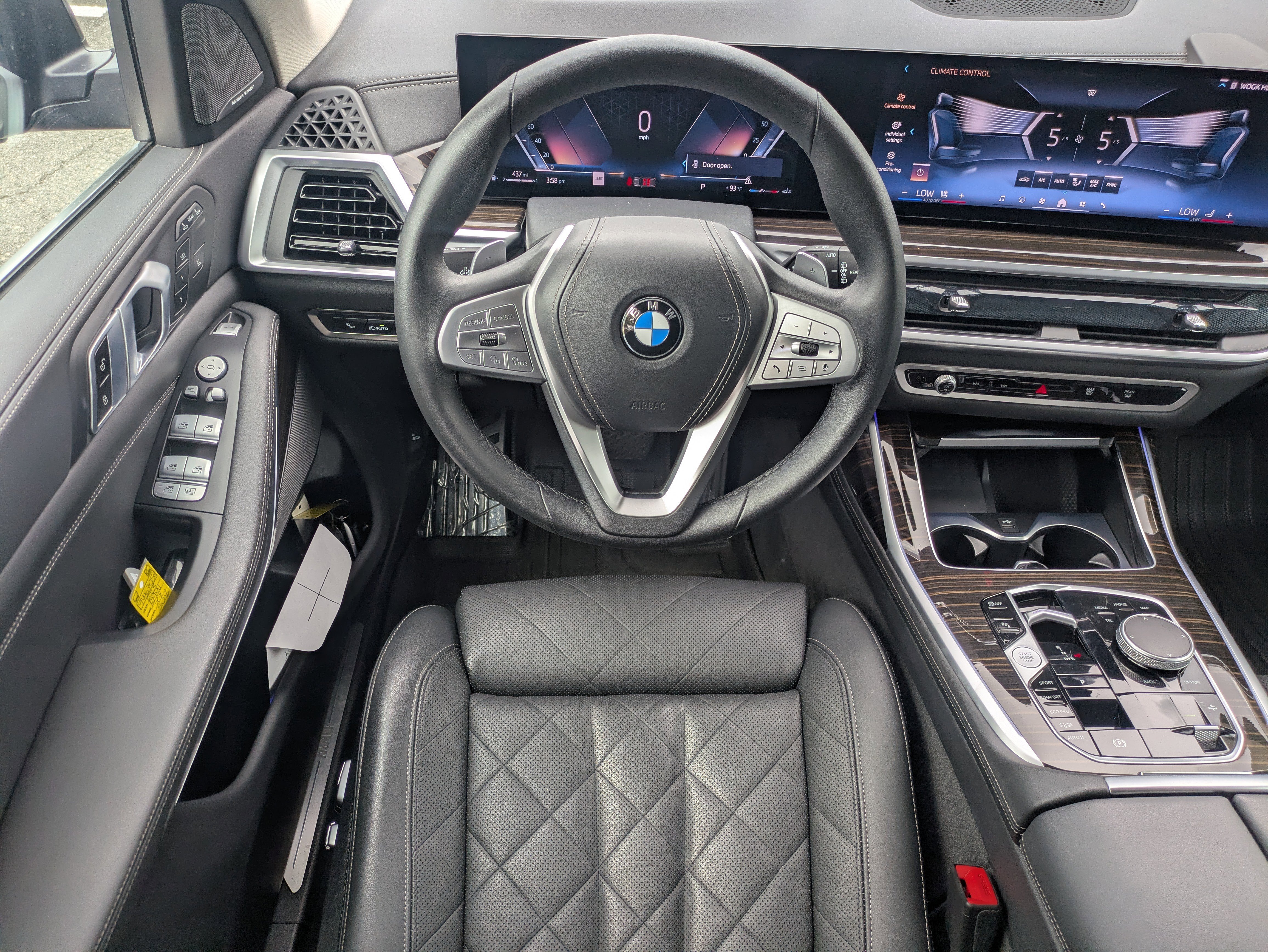 Used 2025 BMW X7 xDrive40i AWD/4WD image 16