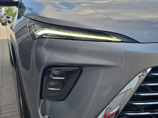 Certified 2025 Buick Enclave Preferred FWD image 10