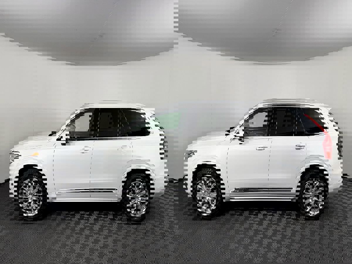 Used 2017 Volvo XC90 T6 Inscription w/ Vision Package image 17