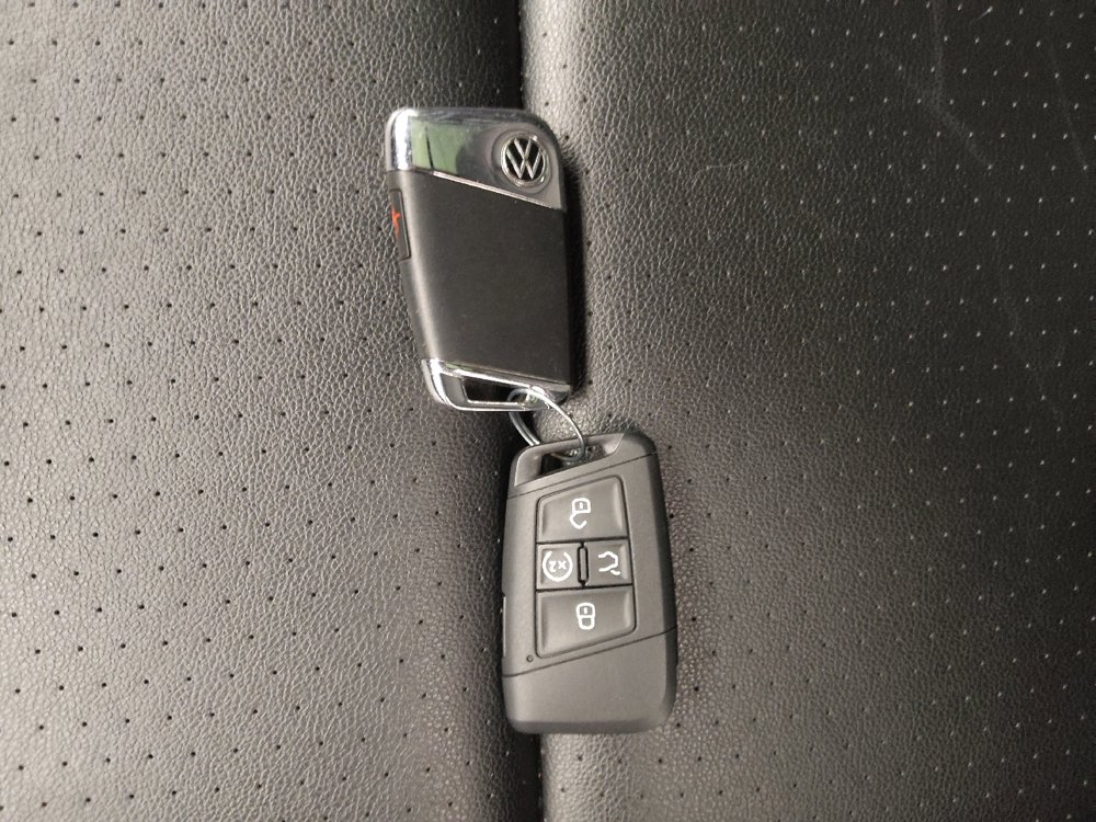 Used 2021 Volkswagen Atlas Cross Sport SE image 32